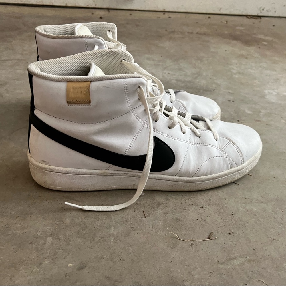 Nike high top sneakers, lightly used
